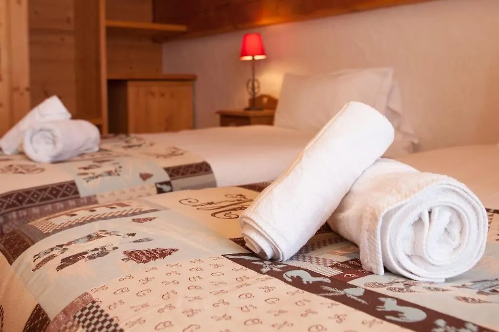 סנט-פואה-טארונטז L'Aiglon - Spacious 2-Bedroom Apartment With Log Fire 0*,